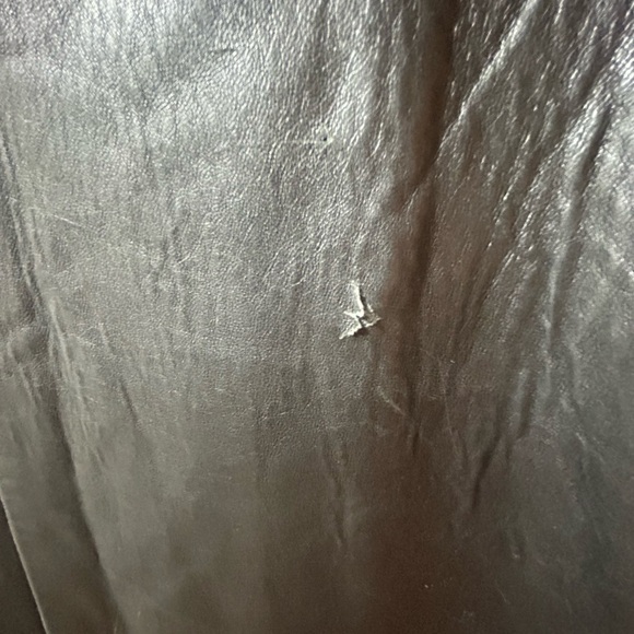 Used Unisex Danier Black leather Jacket - Picture 3 of 5